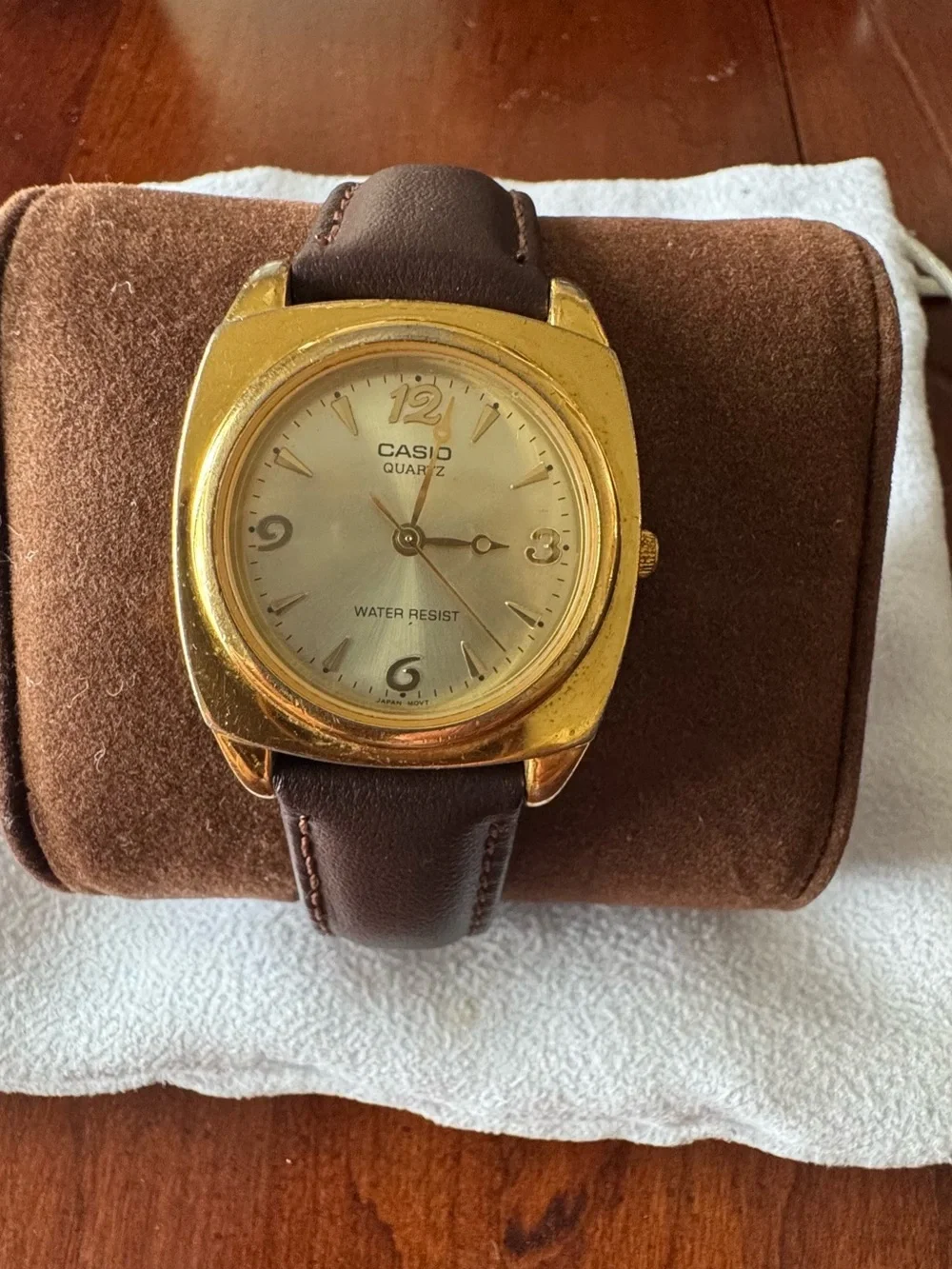 Vintage Casio Gold and Brown Analog Wristwatch